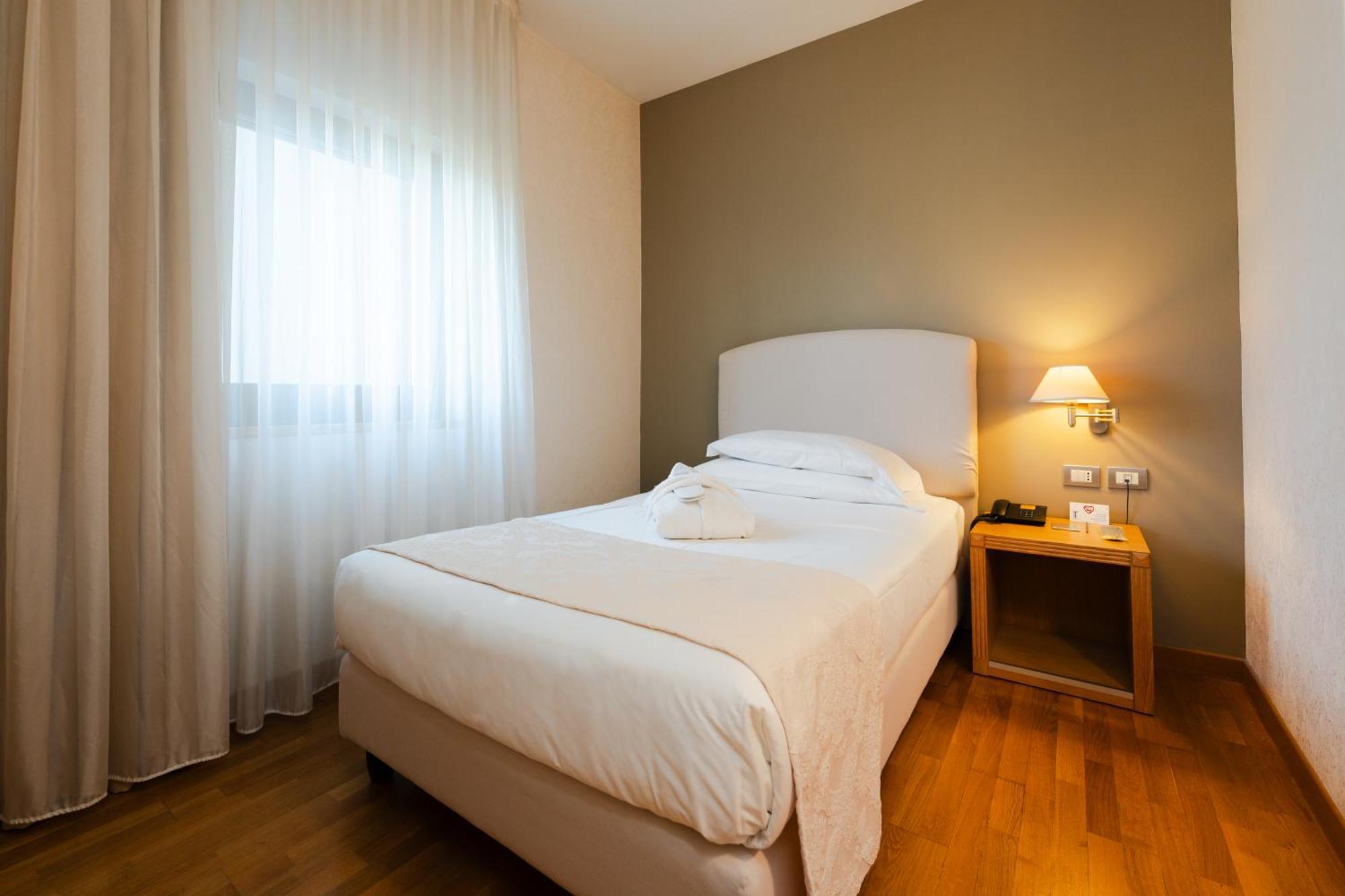 Hotel Touring Carpi Ngoại thất bức ảnh